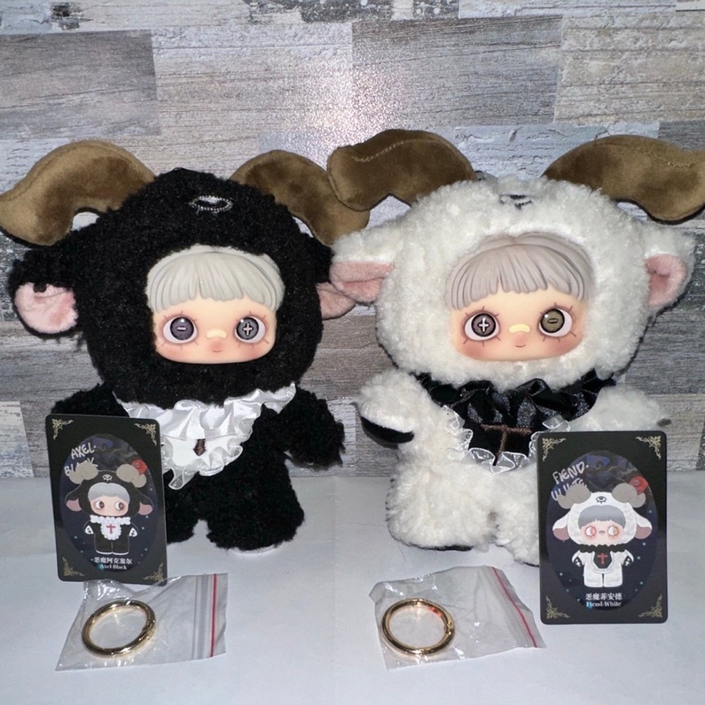 Maymei Dark Forest Plush Pendant Bundle Axel-Black & Fiend White